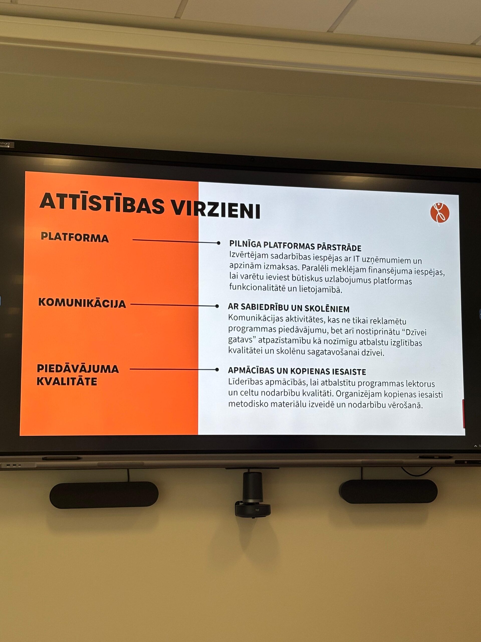 Ekrānā redzami programmas attīstības virzieni