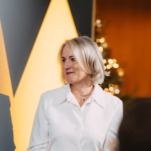 Diskusijas dalībniece, Tet ilgtspējas attīstības direktore Adriāna Kauliņa