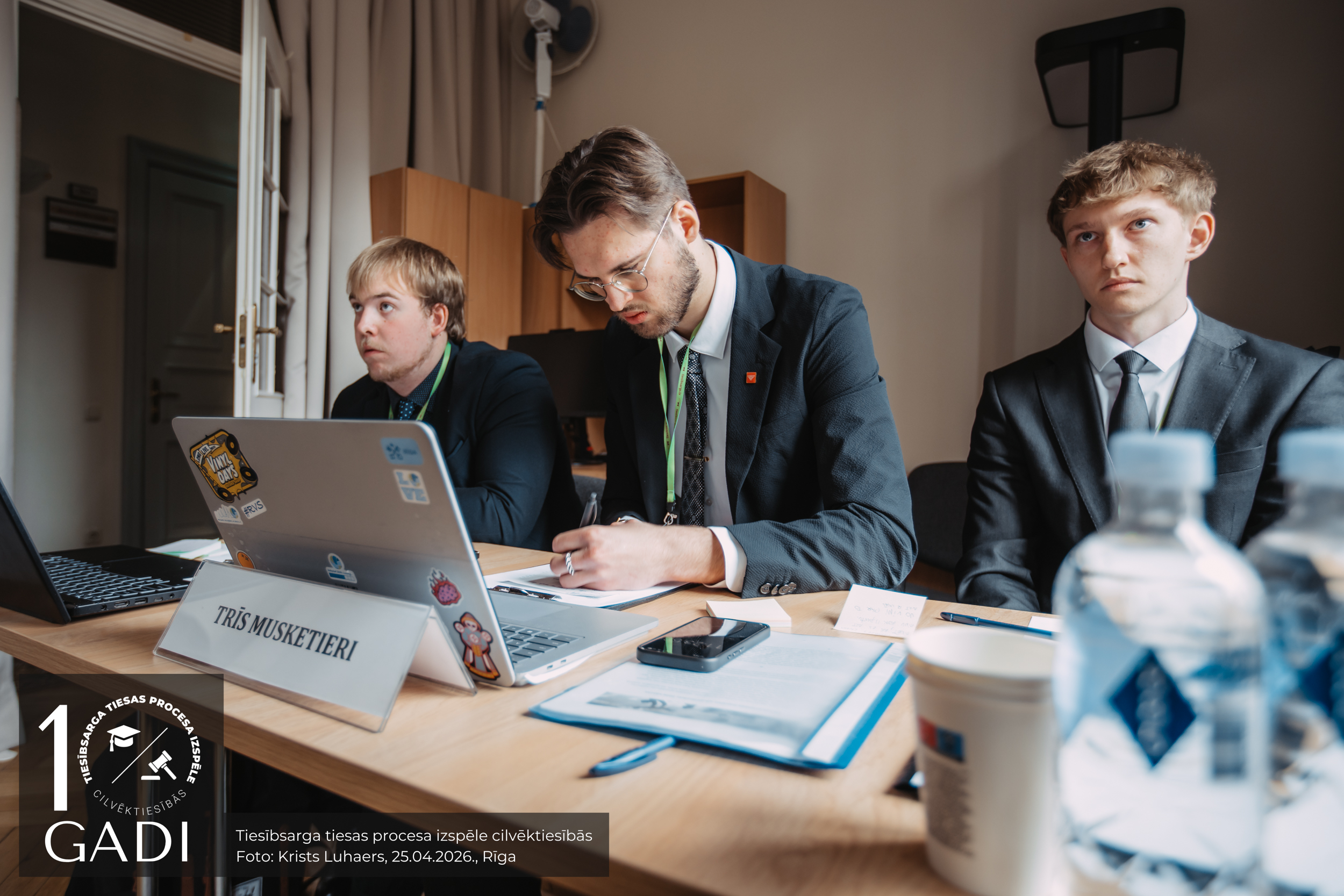 Rīgas Juridiskā augstskolas komanda “Trīs musketieri” - Kristaps Kārlis Naglis, Roberts Serpovskis, Daniels Leščinskis