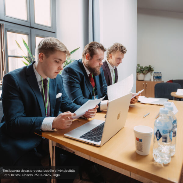 Latvijas Universitātes komanda “Muļķa sirds” - Edvards Andris Puharts, Artis Brazauckis, Modris Arnītis