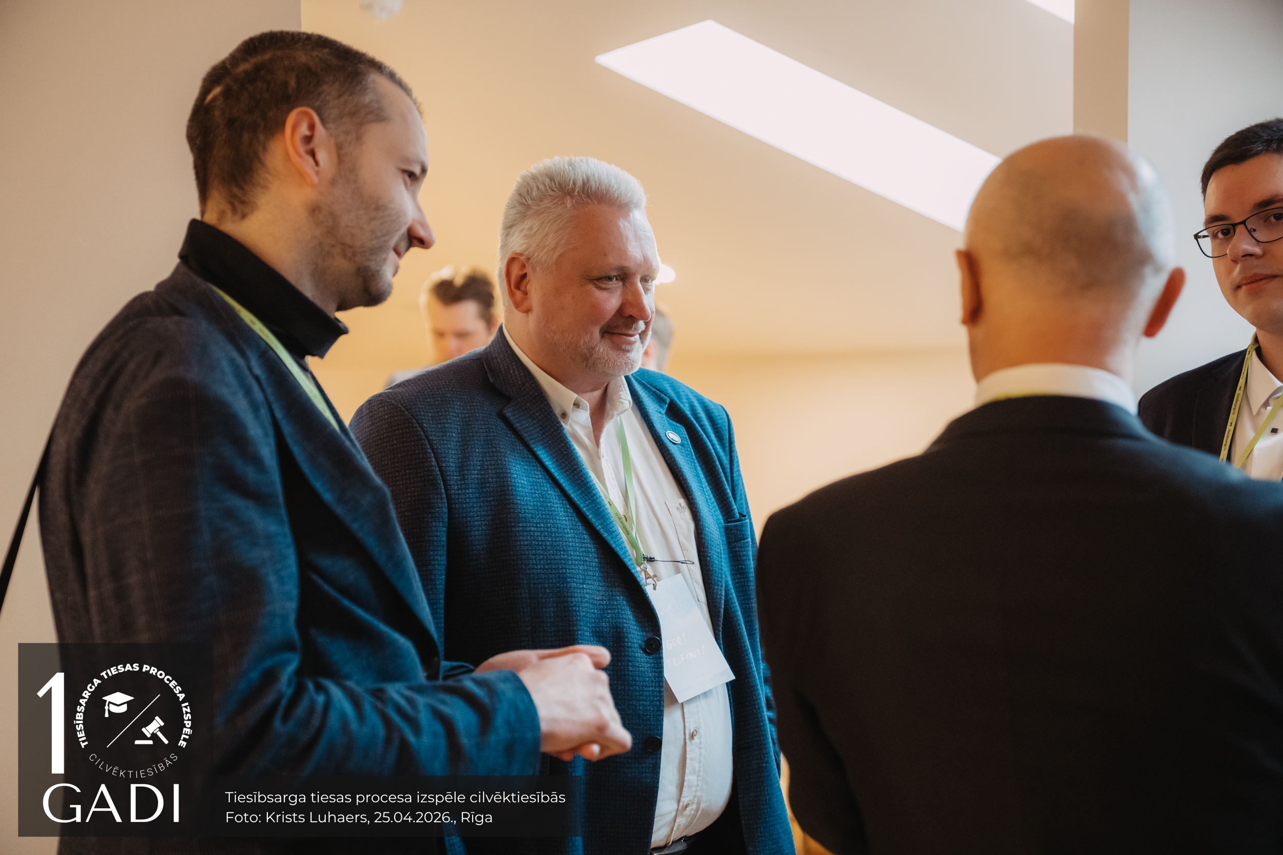 Daugavpils Universitātes komandas “DU SSB” dalībnieki ar treneri Igoru Trofimovu