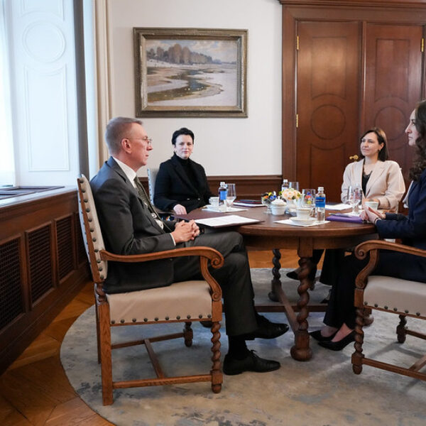 29.10.2026. Valsts prezidents Edgars Rinkēvičs Rīgas pilī tiekas ar tiesībsardzi Karinu Palkovu. Foto autors: Ilmārs Znotiņš, Valsts prezidenta kanceleja.